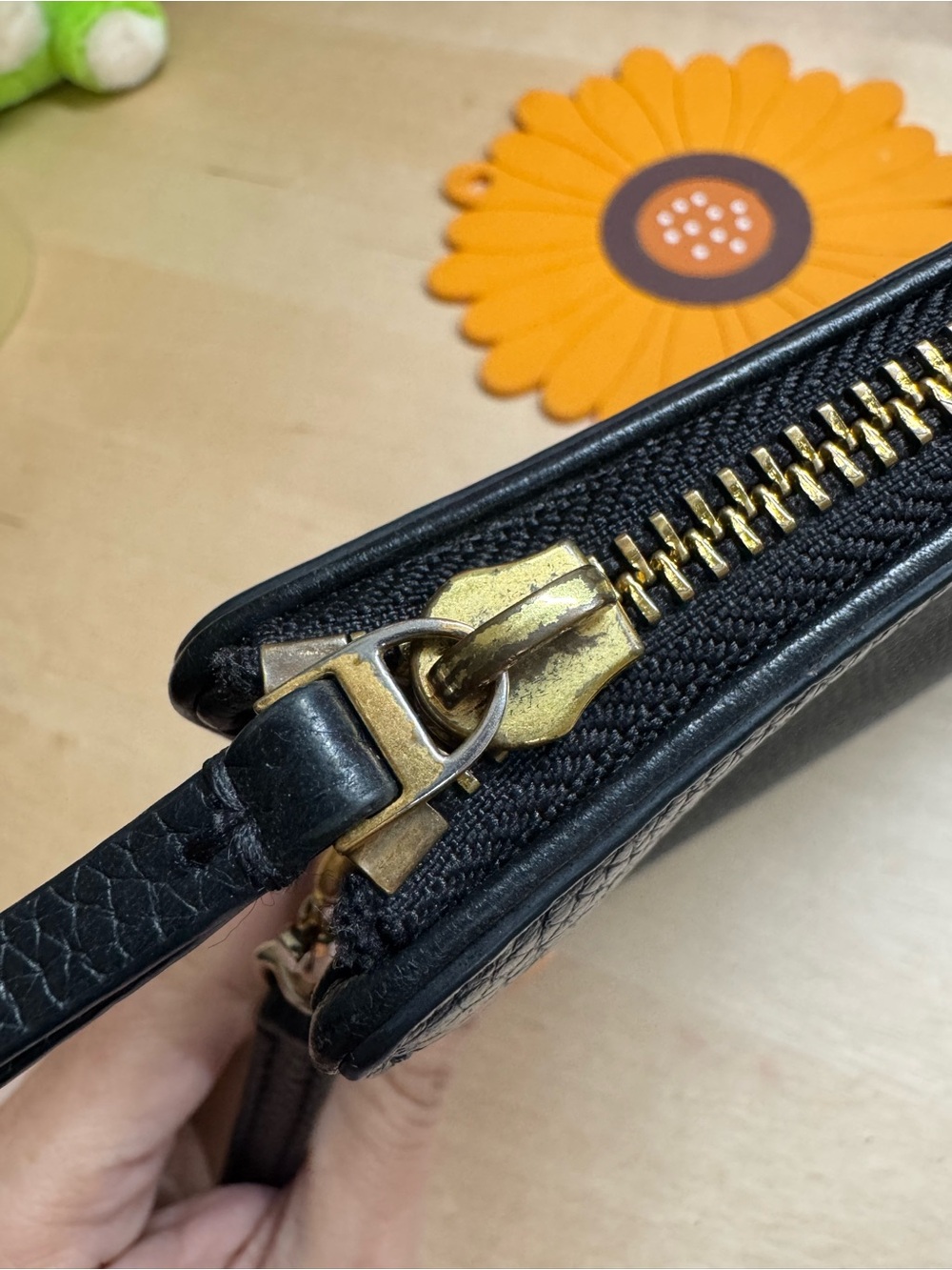 Tory Burch Black Pebbled Leather Logo Crossbody - Picture 12 of 16